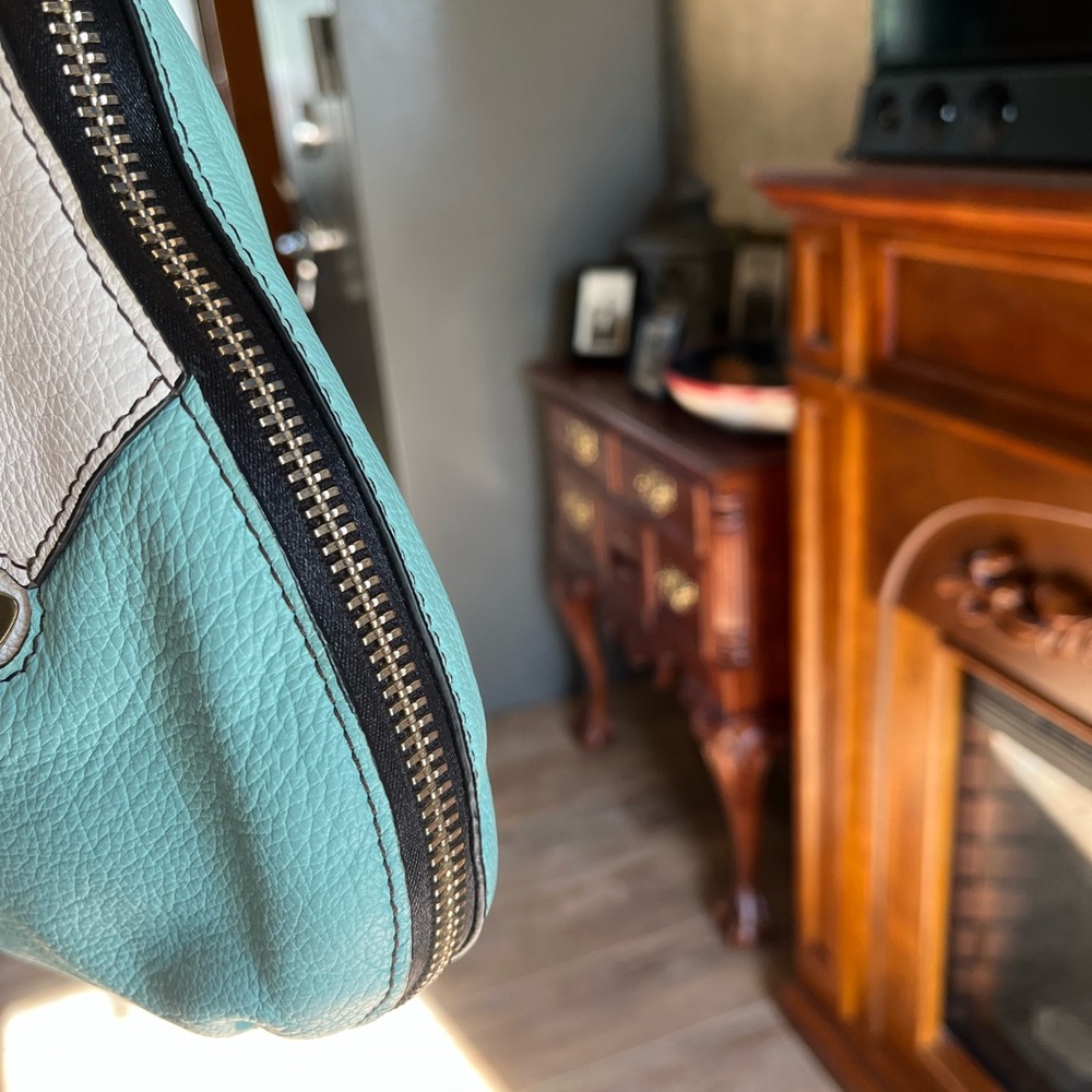 orYany Shoulder/Crossbody‎ Bag - Picture 3 of 16